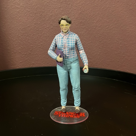 Todd McFarlane Barb Stranger Things Figure - Picture 4 of 4